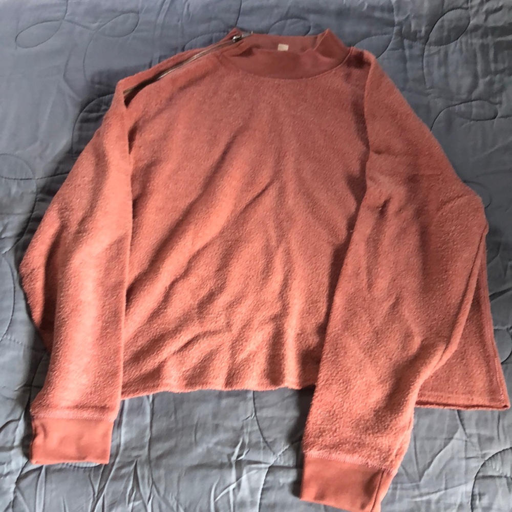 Pink Cropped Sweater with Zipper detail